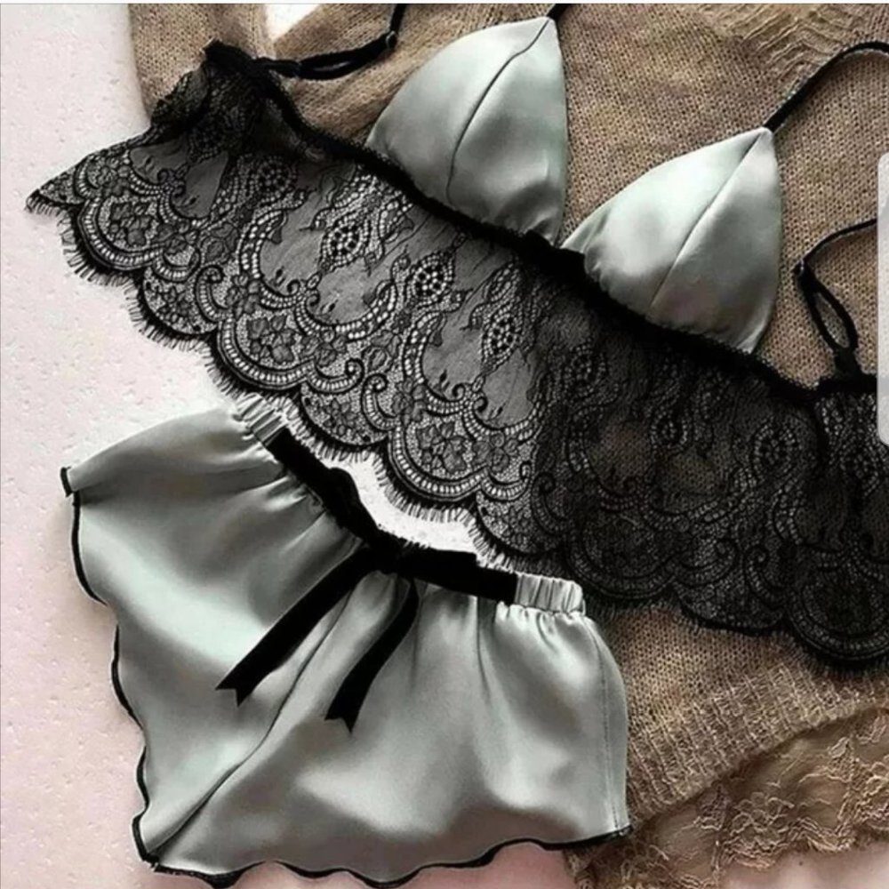Sexy Lingerie Pjs Bralette and Tap Shorts Sliver - Picture 1 of 9